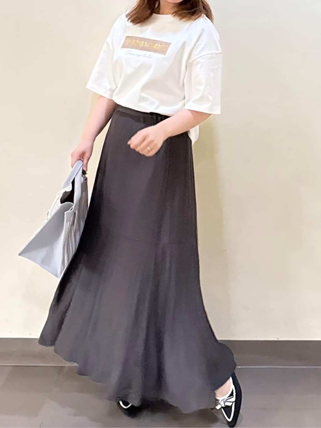いくみさんの「UNTITLED｜【コットン100/ゆったり/ショート丈/洗える】ベロアロゴTシャツ」を使ったコーディネート