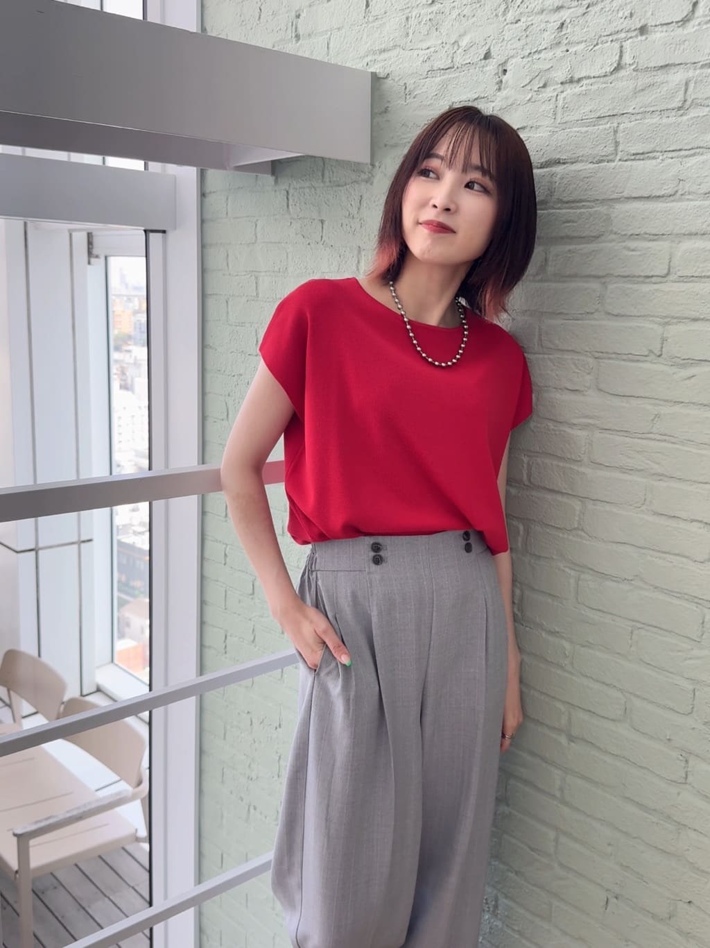 𝐜𝐡𝐢𝐤𝐚さんの「SHOO･LA･RUE｜【洗える/S-LL/ひんやり】さらりと好印象　総針フレンチスリーブニット」を使ったコーディネート