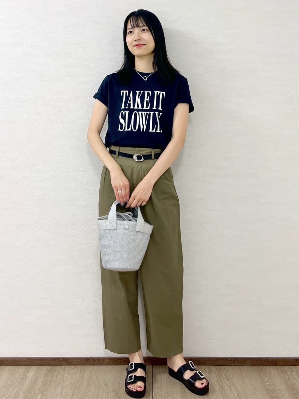 sachikoさんの「OPAQUE.CLIP｜ロゴプリントTシャツ【洗濯機洗い可】」を使ったコーディネート