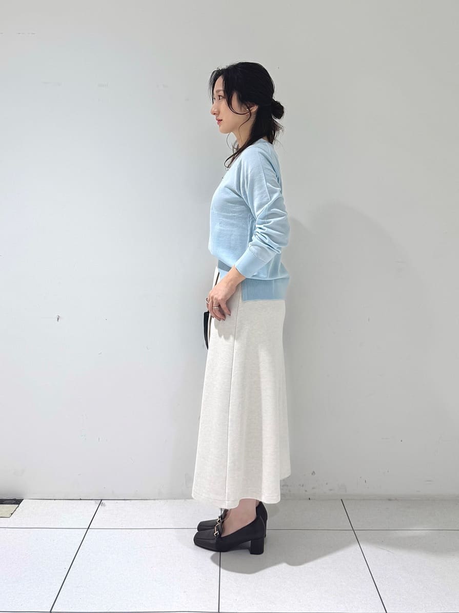 そんさんの「INDIVI｜【洗える／毛玉になりにくい】エクストラファインウール Vネックニット」を使ったコーディネート