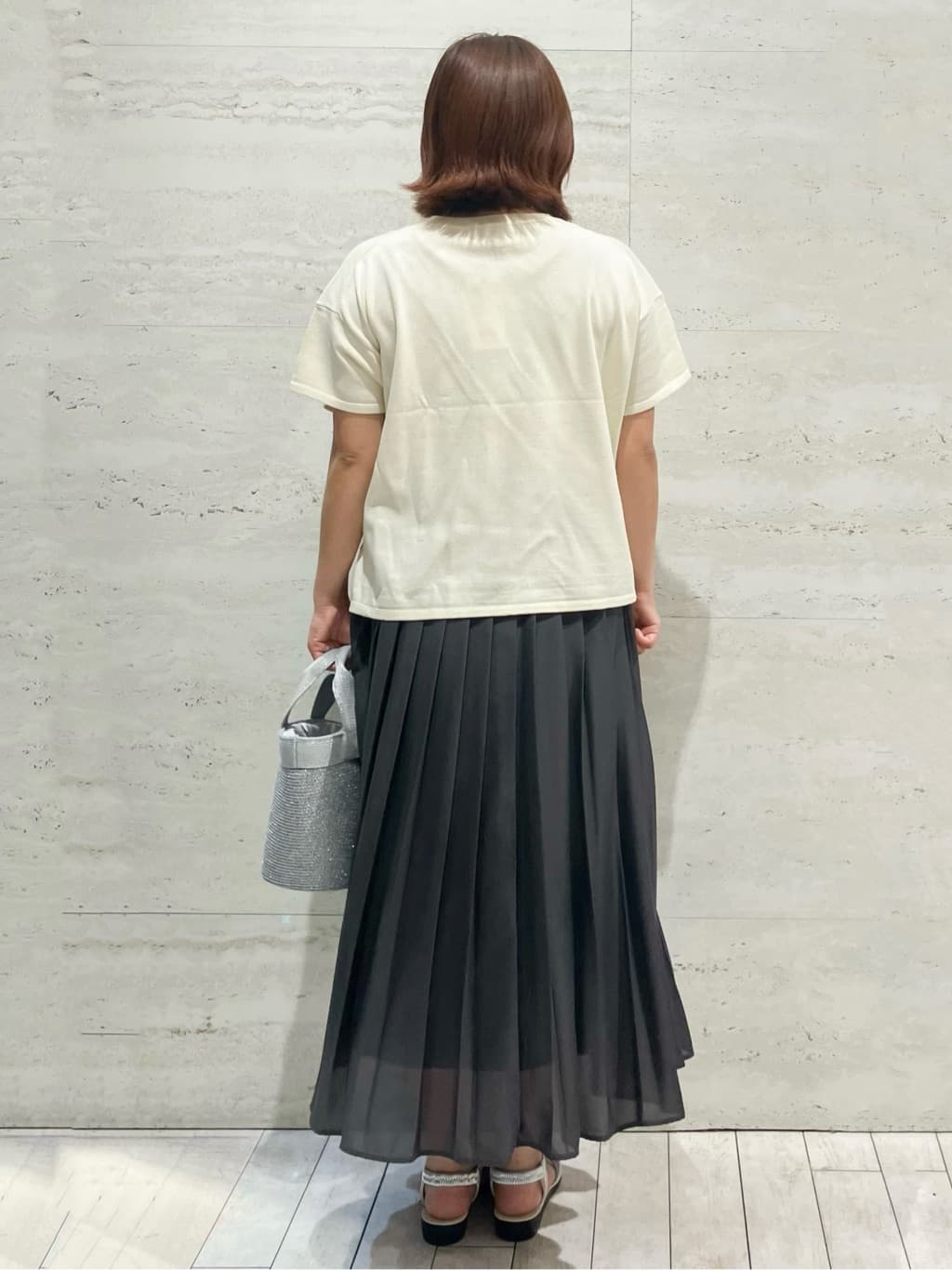 FUKAさんの「OPAQUE.CLIP｜スパンコールサマーニット【洗濯機洗い可／抗ピル】」を使ったコーディネート