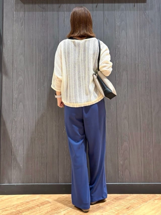 meiさんの「SHOO･LA･RUE｜【洗える/S-LL】季節の変わり目に 透かし柄が涼やか ジップブルゾン」を使ったコーディネート