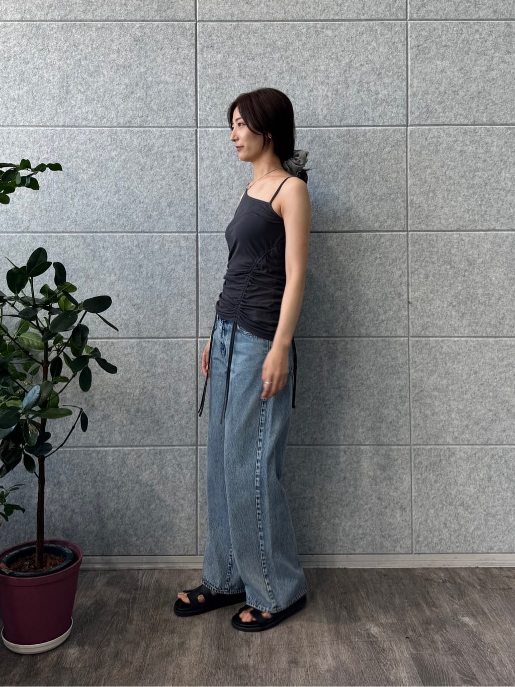 uchi__yamaさんの「CODE A｜asymmetry gather tank」を使ったコーディネート