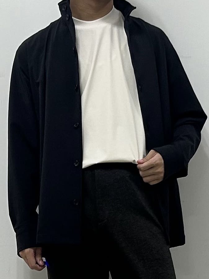 Hiroさんの「TAKEO KIKUCHI｜【3D ナイロン ストレッチ】スタンドカラー シャツブルゾン」を使ったコーディネート