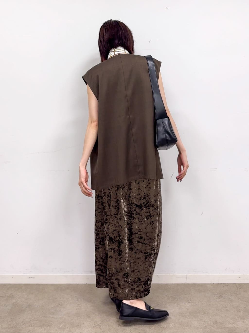 𝐜𝐡𝐢𝐤𝐚さんの「SHOO･LA･RUE｜【S-LL/セットアップ可/洗濯後しわになりにくい】ダブルベスト」を使ったコーディネート