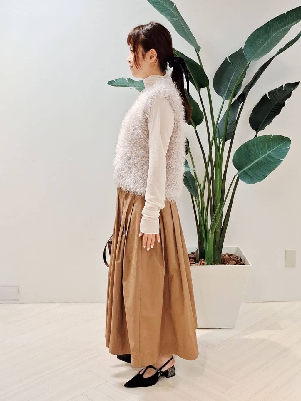 YuKaRiさんの「UNTITLED｜フェザーモールニットベスト」を使ったコーディネート
