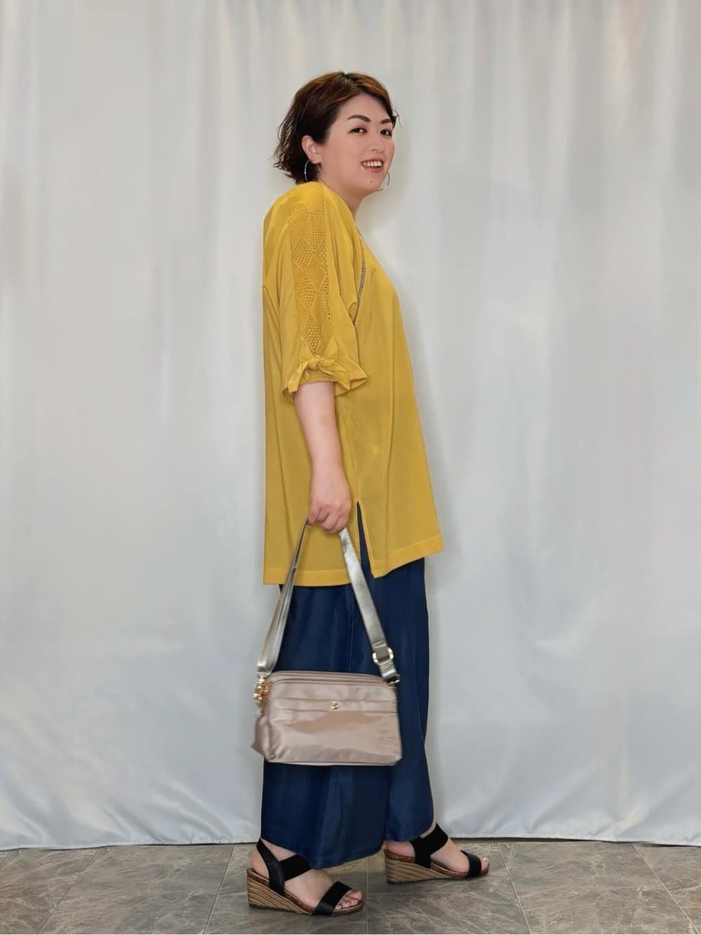 たみさんの「SHOO･LA･RUE｜【S-LL】お袖デザインが華やか はしごレースチュニック」を使ったコーディネート