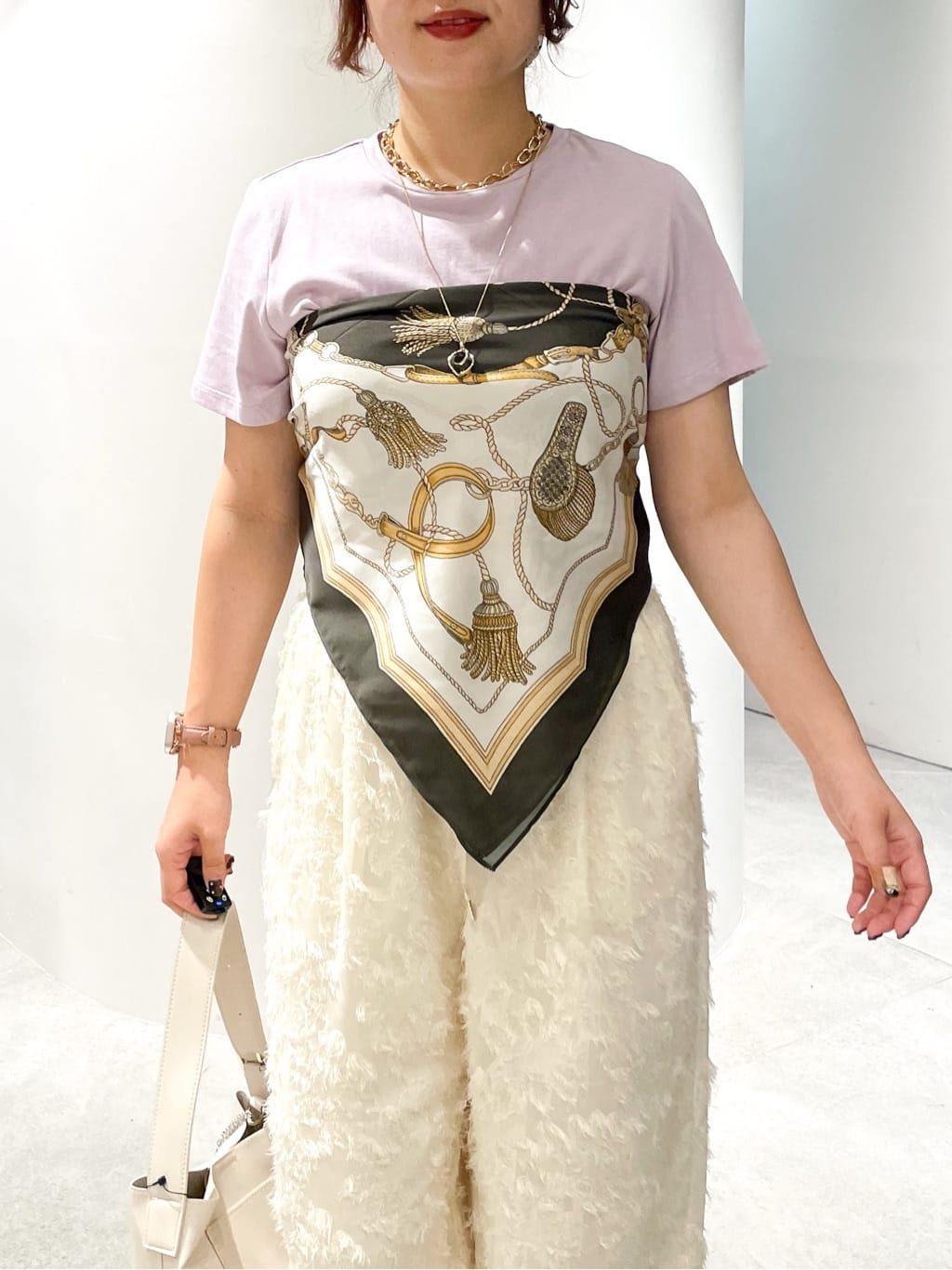 かりんさんの「OPAQUE.CLIP｜《5色展開》ベーシックTシャツ【洗濯機洗い可／UV／接触冷感】」を使ったコーディネート