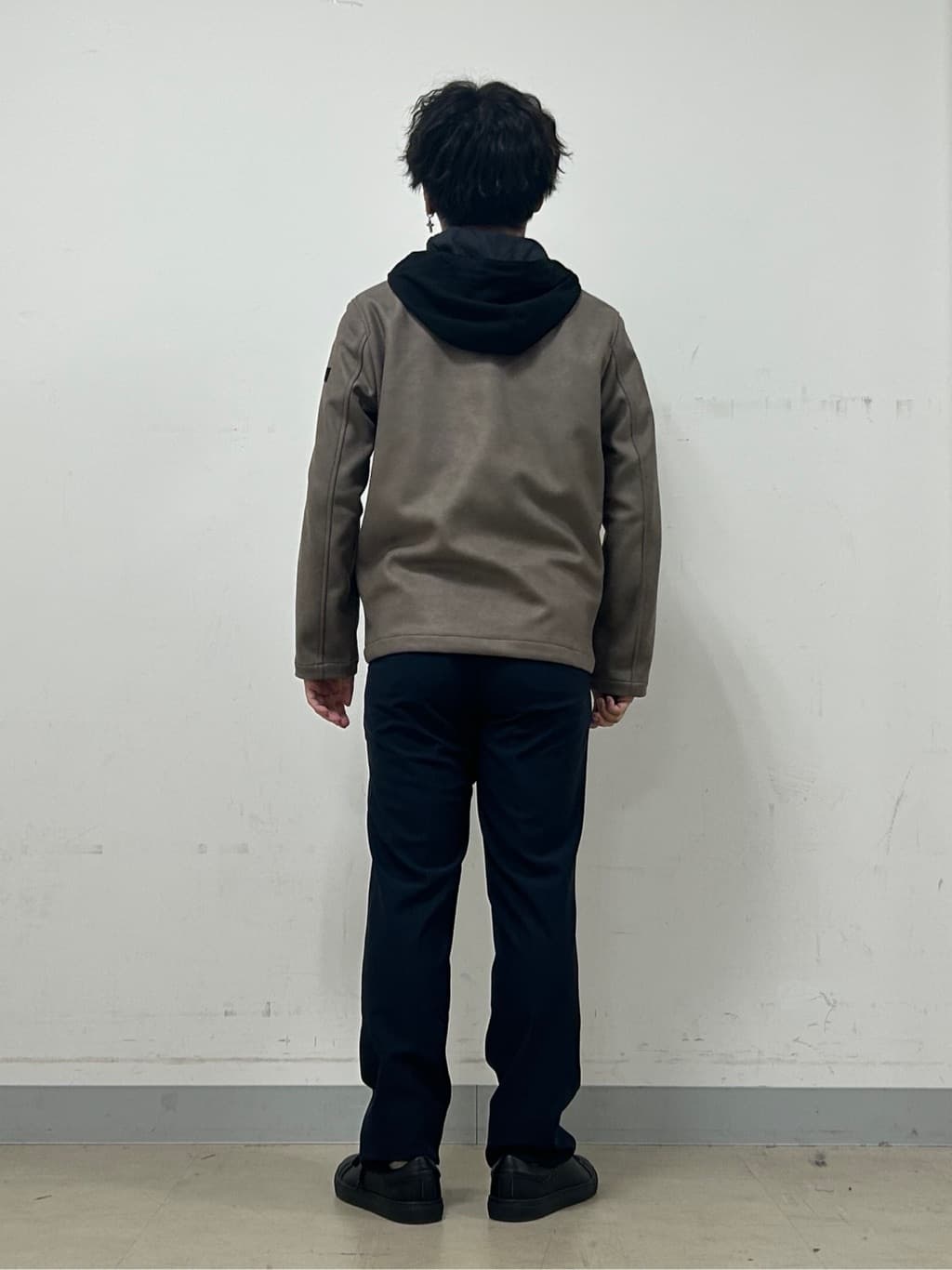 Hiroさんの「TAKEO KIKUCHI｜【JUST ONE LAYER】ダウンファブリック ジップアップ フード ブルゾン」を使ったコーディネート