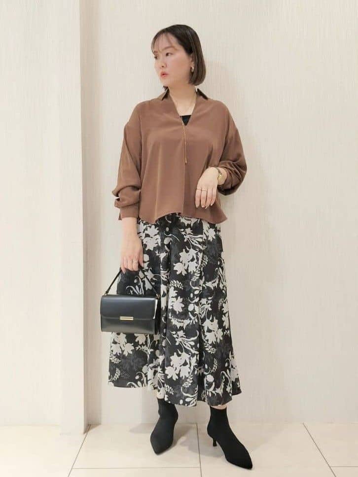 naokoさんの「UNTITLED｜【アンサンブル可/洗える/ボタンなし】シルクウールカシミヤ 着流しカーディガン」を使ったコーディネート
