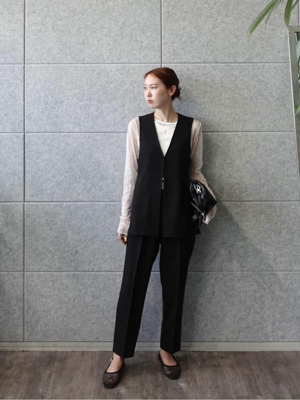mitsukiさんの「INDIVI｜Comfy SET UP｜イージーテーパードパンツ【セットアップ対応／通勤/カセット服】」を使ったコーディネート