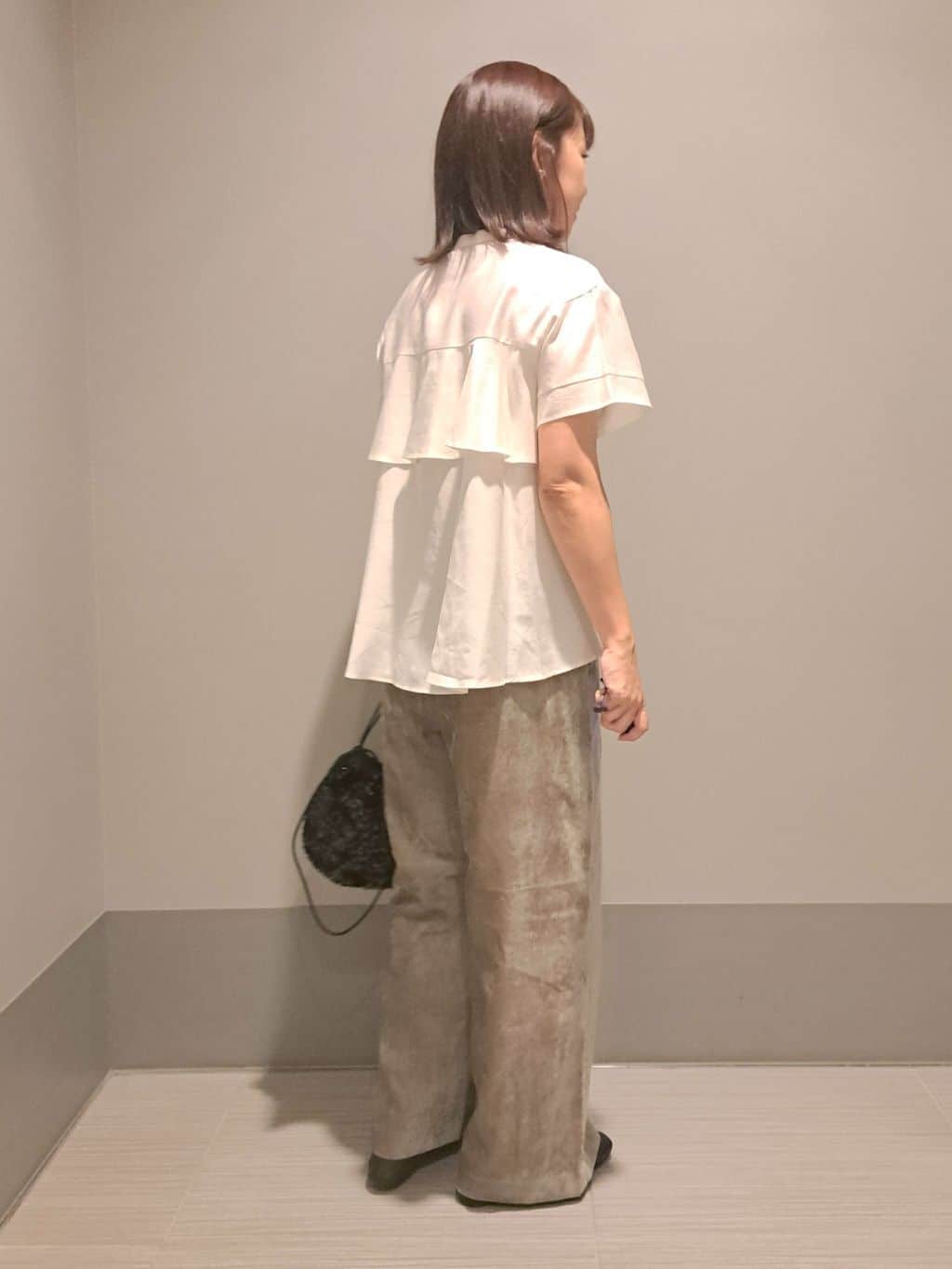 Takahashiさんの「DRESSTERIOR｜ソフト別珍イージーパンツ」を使ったコーディネート