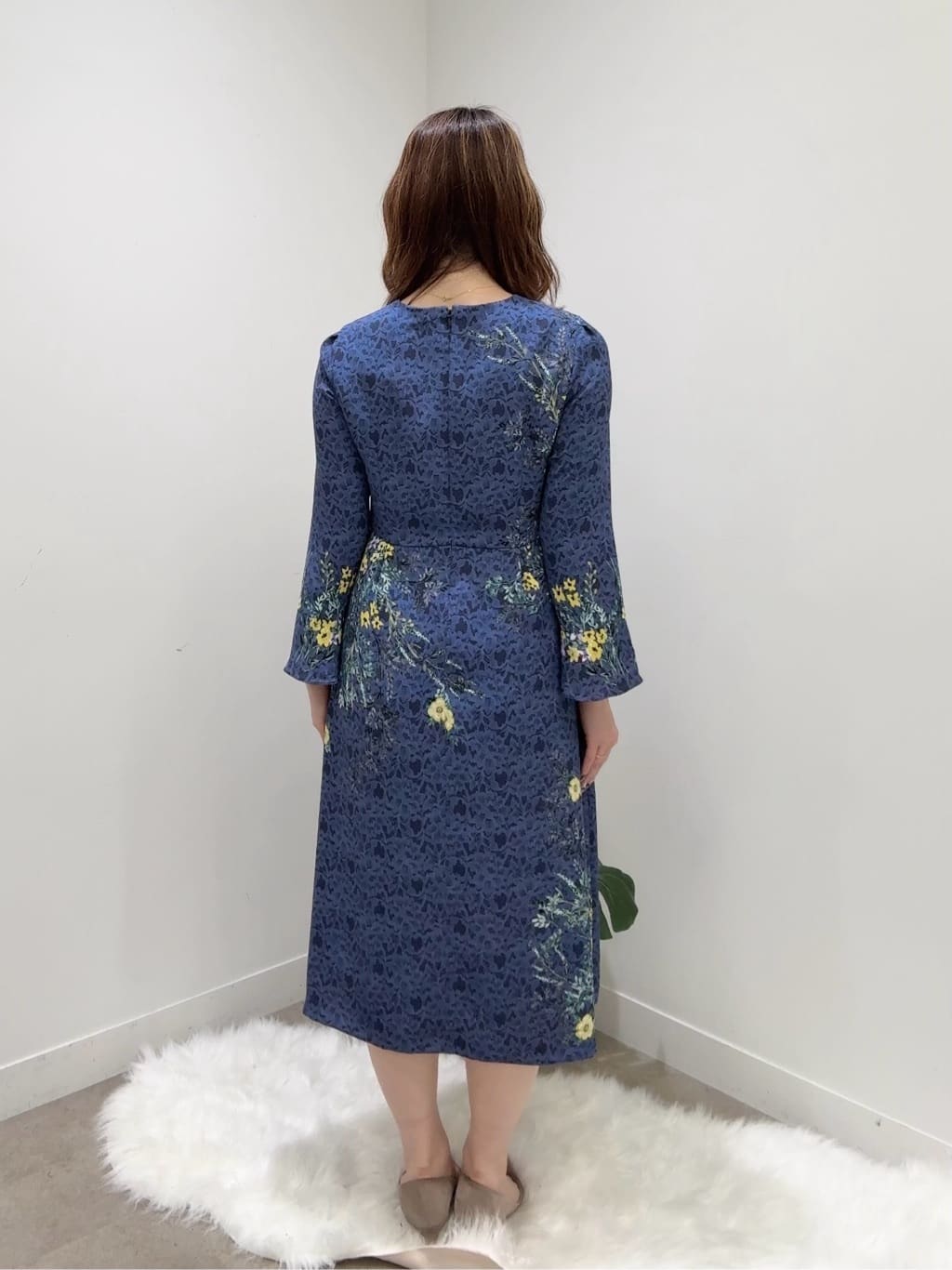Suma Una本部スタッフさんの「SunaUna｜【co creation and yours／SS～L】レースプリント柄ワンピース」を使ったコーディネート