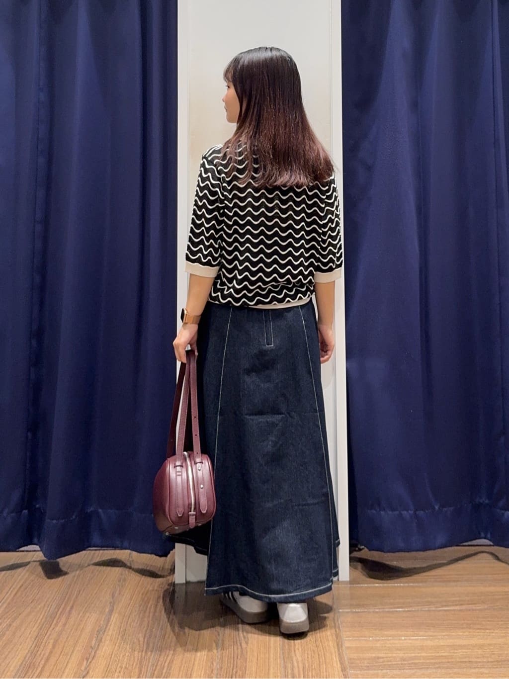 cherryさんの「THE SHOP TK｜シーズンレスで使える デニムタックスカート/洗える」を使ったコーディネート