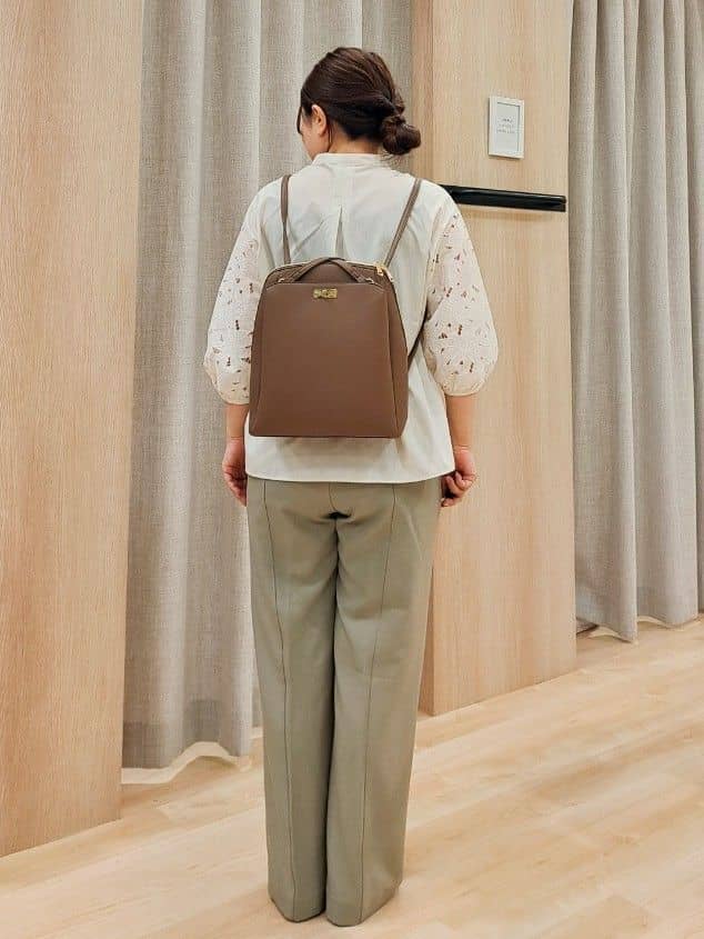 ふるさんの「grove｜すっきりもリラックスも叶える　ウエストイージー美脚フレアパンツ」を使ったコーディネート