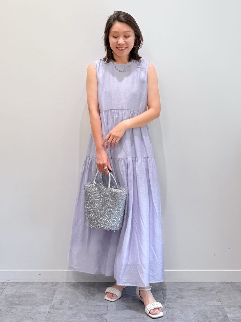 yuka.aさんの「OPAQUE.CLIP｜麻混シアーギャザーティアードワンピース【洗濯機洗い可】」を使ったコーディネート