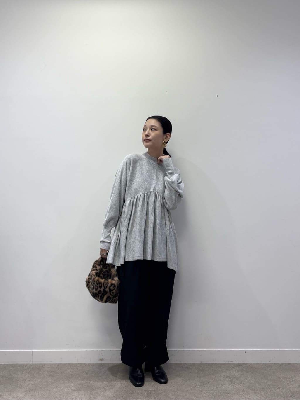 ayanoさんの「INDIVI｜【再入荷】ペプラムハイネックニット」を使ったコーディネート