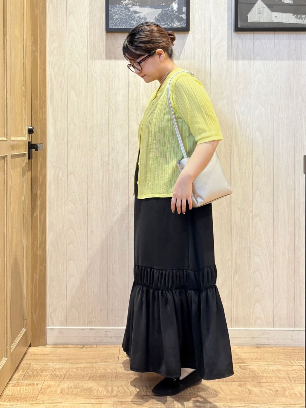 砂糖さんの「SHOO･LA･RUE｜【洗える/S-LL】大人のシアー感 キラキラ リブニット」を使ったコーディネート