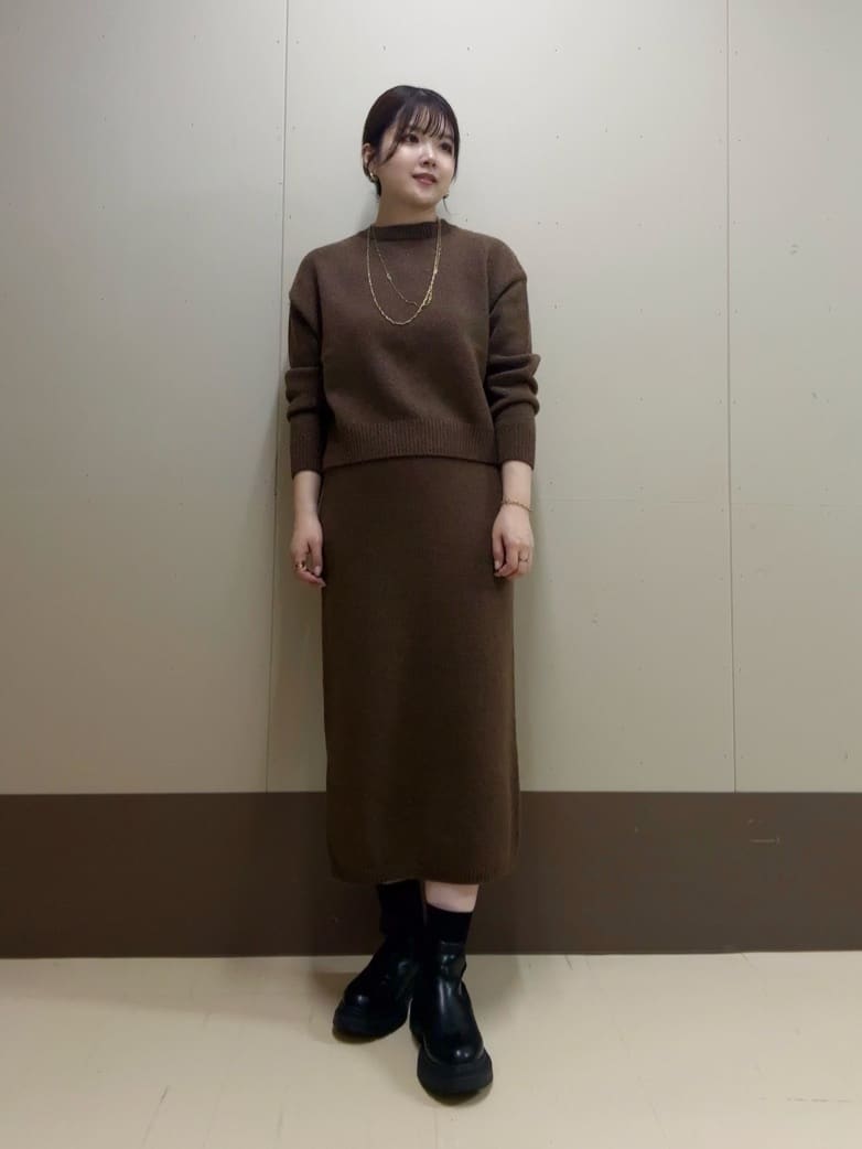 Atsumiさんの「UNTITLED｜【セットアップ可/ウエストゴム】ラメニットナロースカート」を使ったコーディネート