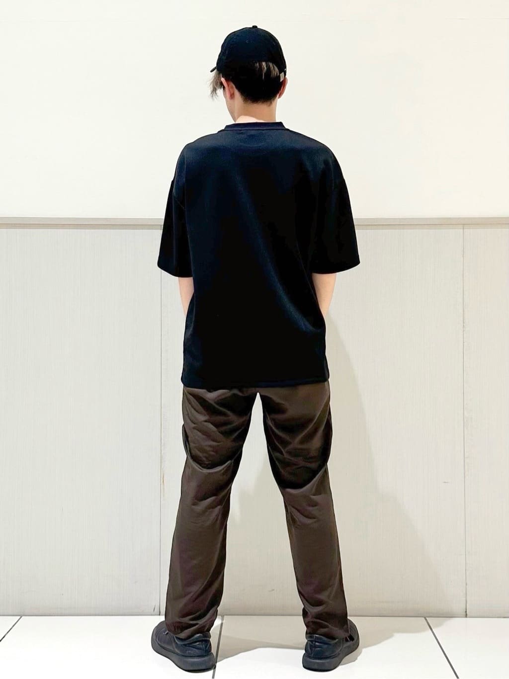 tomoyaさんの「THE SHOP TK｜コード刺繍フォトプリント半袖Tシャツ 【洗濯機OK】」を使ったコーディネート