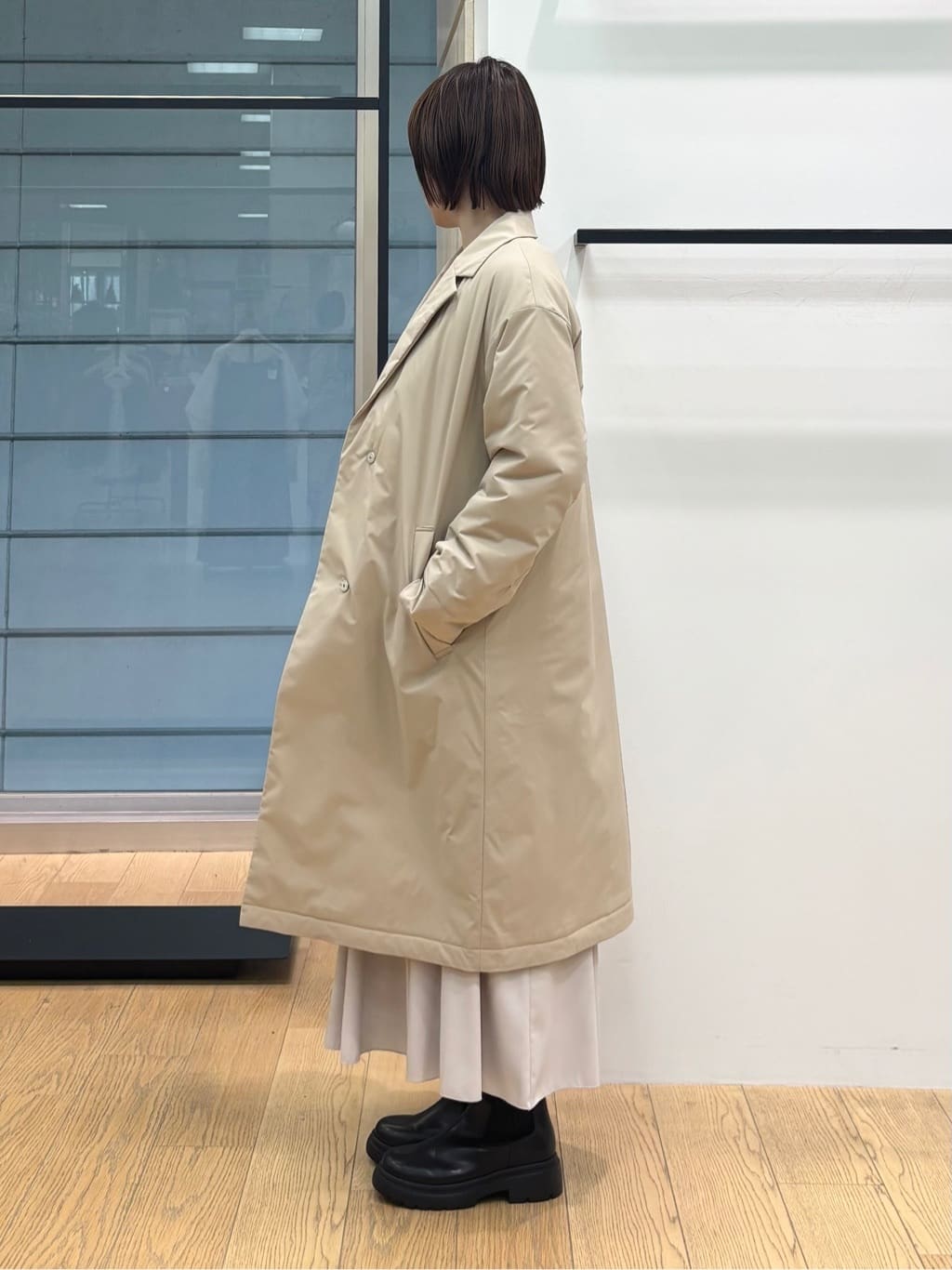 asamiさんの「INDIVI｜【洗える／カシミヤ混】ミドルゲージVネックニット」を使ったコーディネート