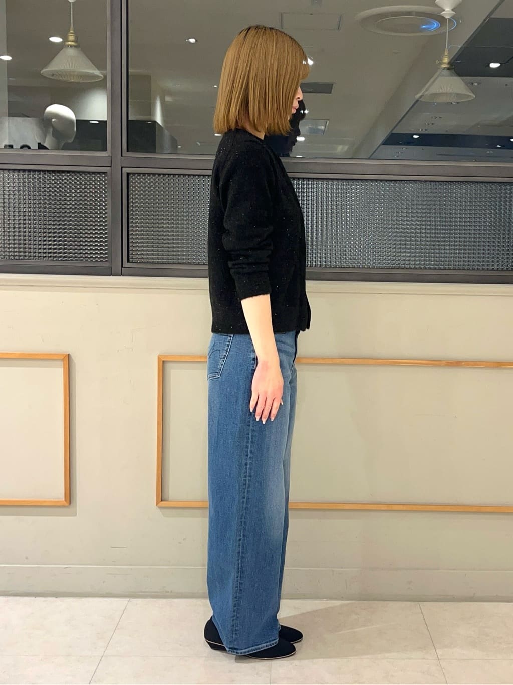 kumiさんの「INDIVI｜【褒められデニム】ワイドストレート デニムパンツ」を使ったコーディネート
