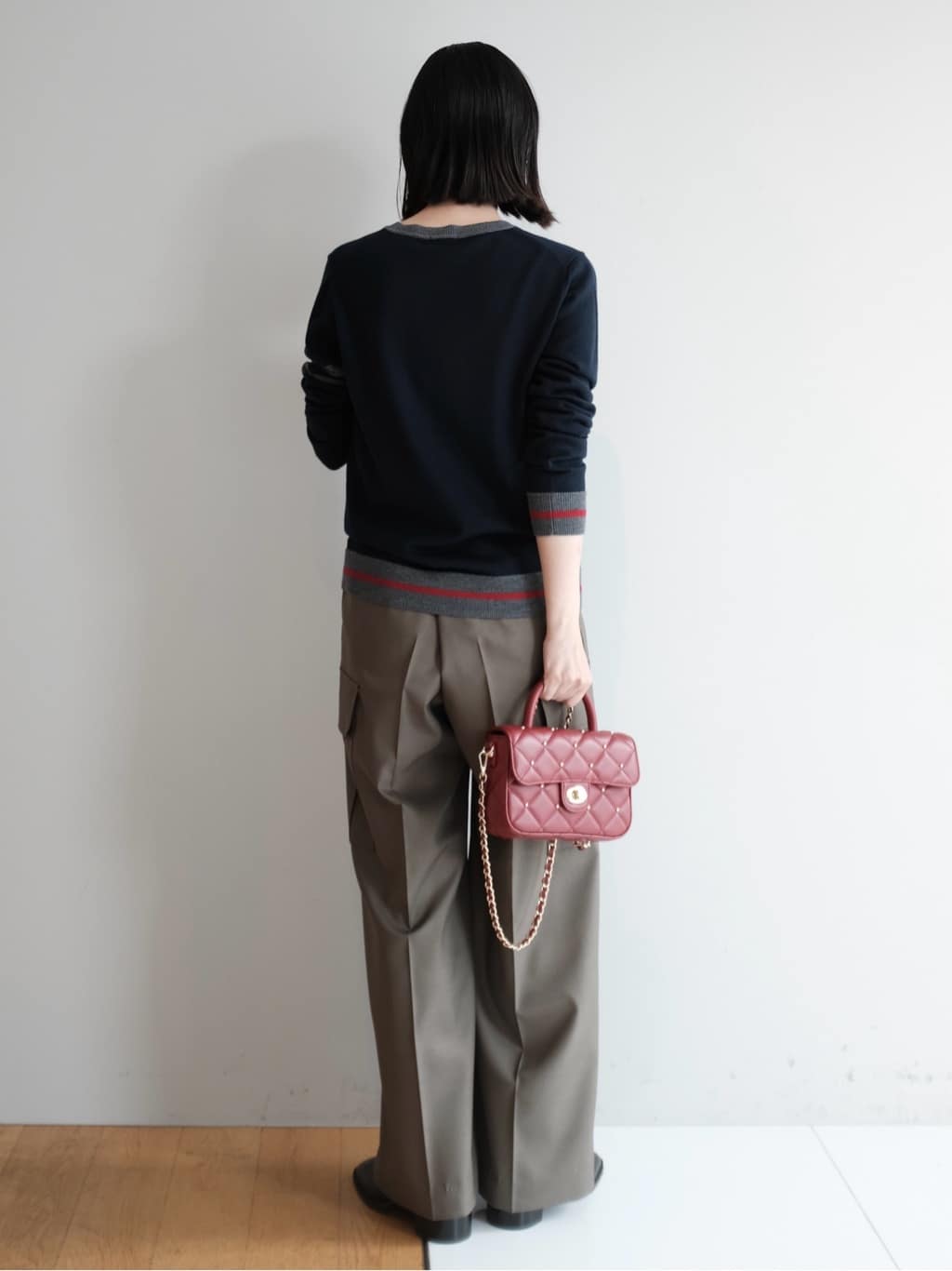 Kishimotoさんの「DRESSTERIOR｜ファインメリノクルーネックラインプルオーバー」を使ったコーディネート