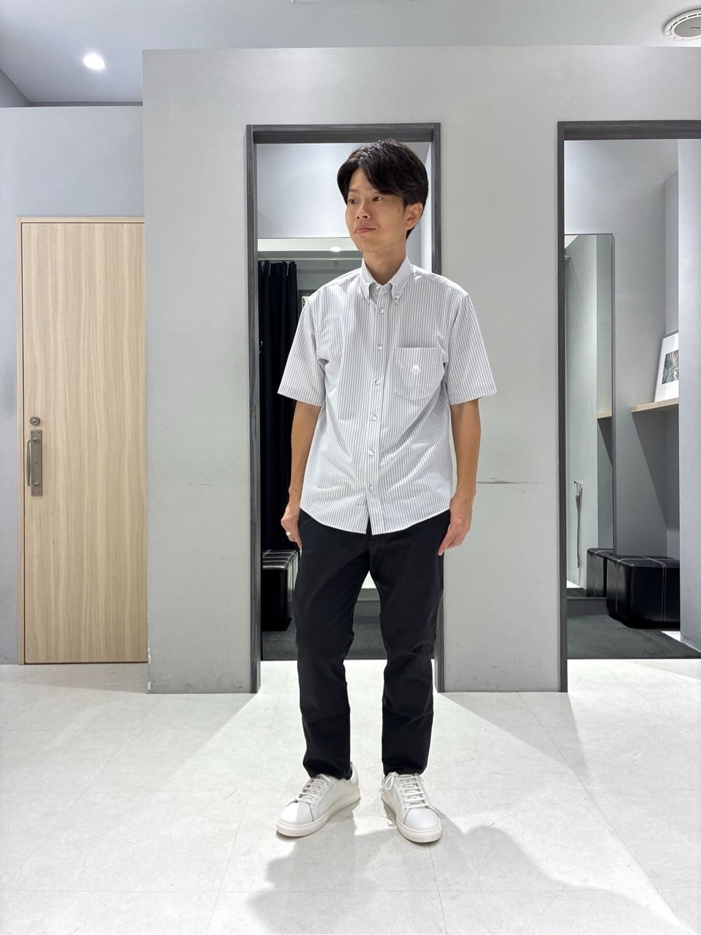 わいずみさんの「TAKEO KIKUCHI｜【3D ナイロン ストレッチ】ジップアップ フードブルゾン」を使ったコーディネート