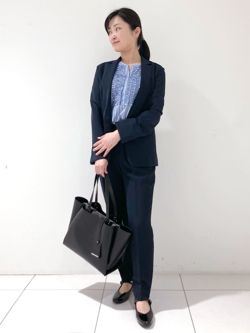 momokoさんの「INDIVI｜【定番スーツ／UVケア／洗える】ウール調テーラードジャケット」を使ったコーディネート