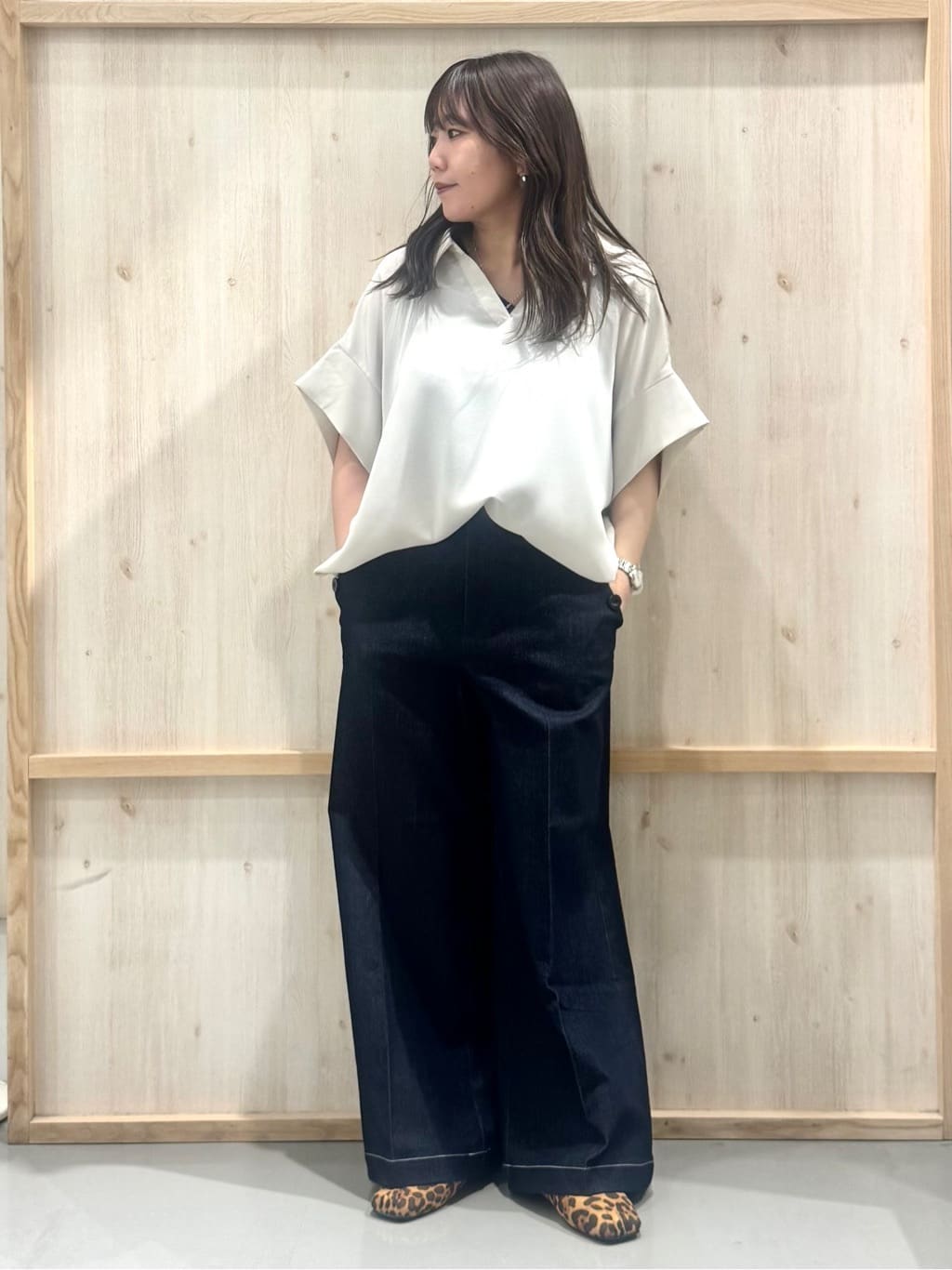 nanaさんの「THE SHOP TK｜【インしなくても決まる】スキッパーシャツ/接触冷感/防シワ/速乾」を使ったコーディネート