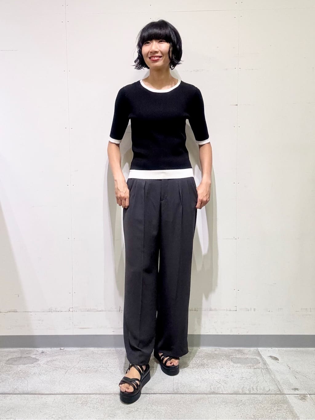 naoさんの「INDIVI｜【通年活躍！／アンサンブル可能】クルーネックカーディガン」を使ったコーディネート