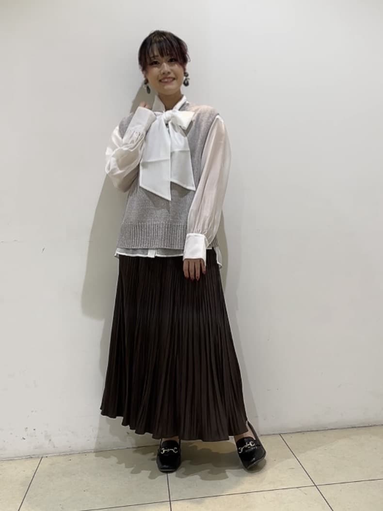 watanabeさんの「UNTITLED｜【重ね着レイヤードに】杢調ニットベスト」を使ったコーディネート