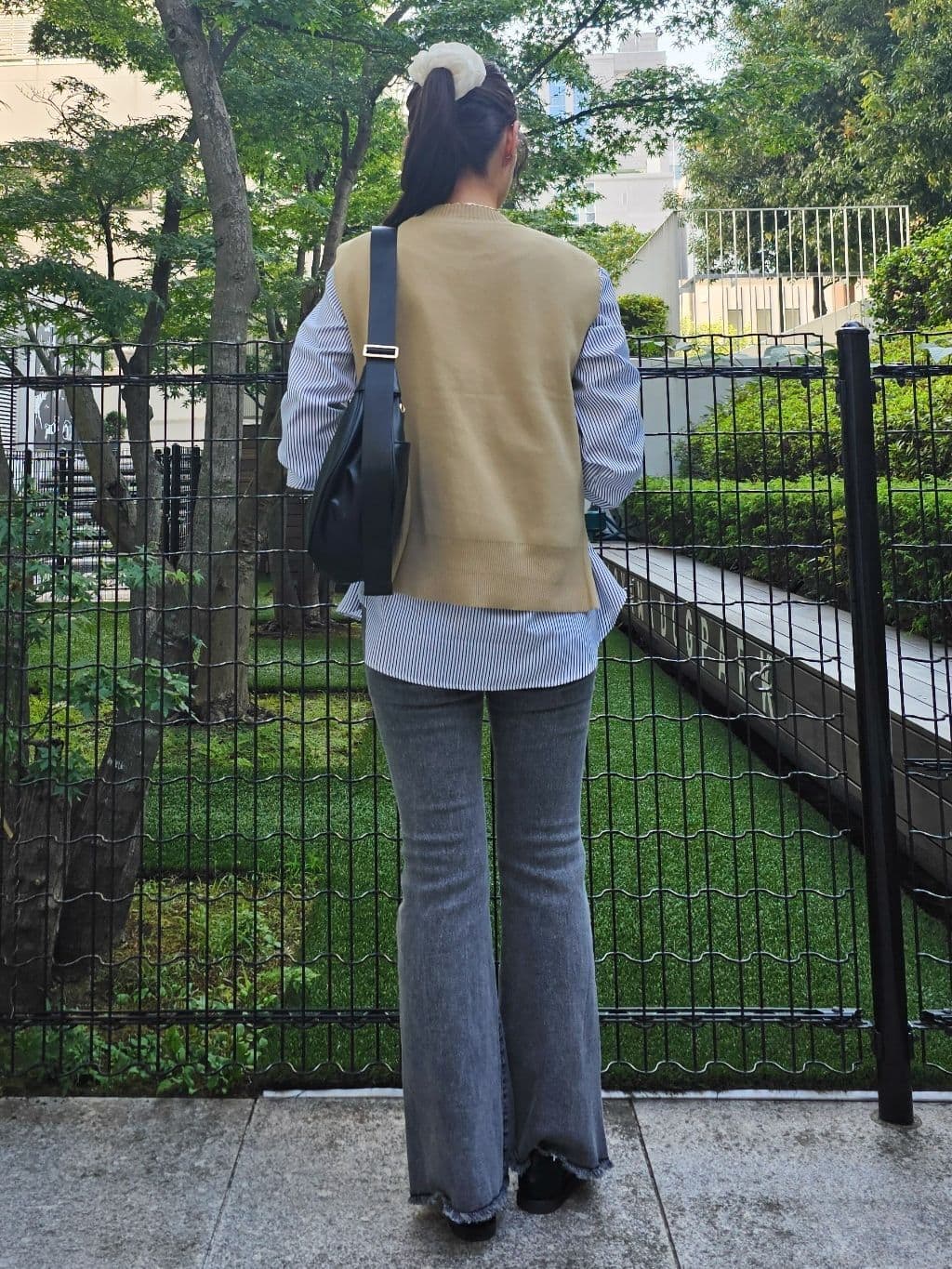 ゆゆさんの「SHOO･LA･RUE｜【S-LL/2点セット】着回し自在 ニットベスト＋フレアブラウス」を使ったコーディネート