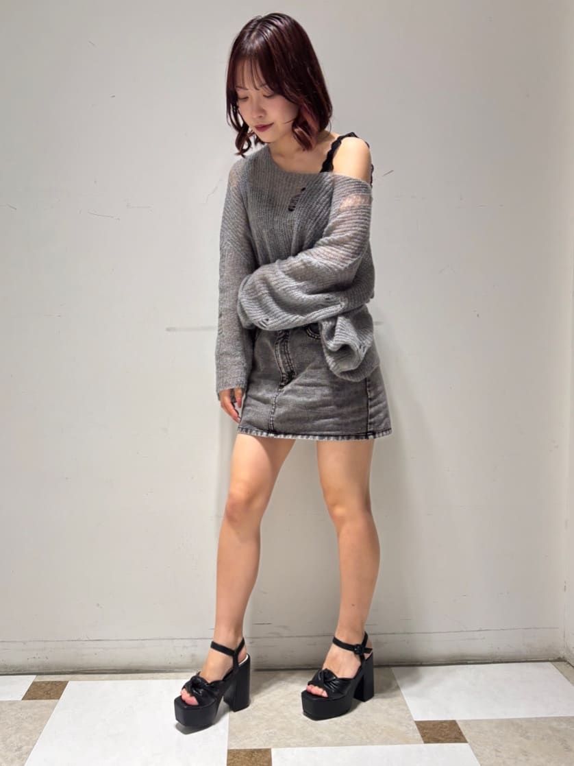 せらら⭐️さんの「ESPERANZA｜【ラク盛り／サンダル】リピーター続出／脚長美脚　ツイストリボンサンダル」を使ったコーディネート