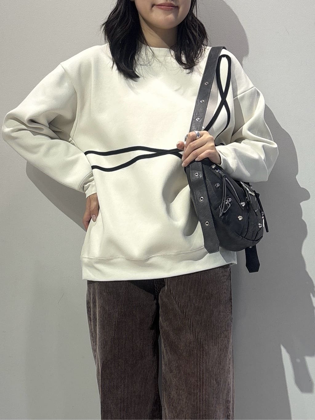 Akutagawaさんの「tk.TAKEO KIKUCHI｜テープブライトスウェット」を使ったコーディネート