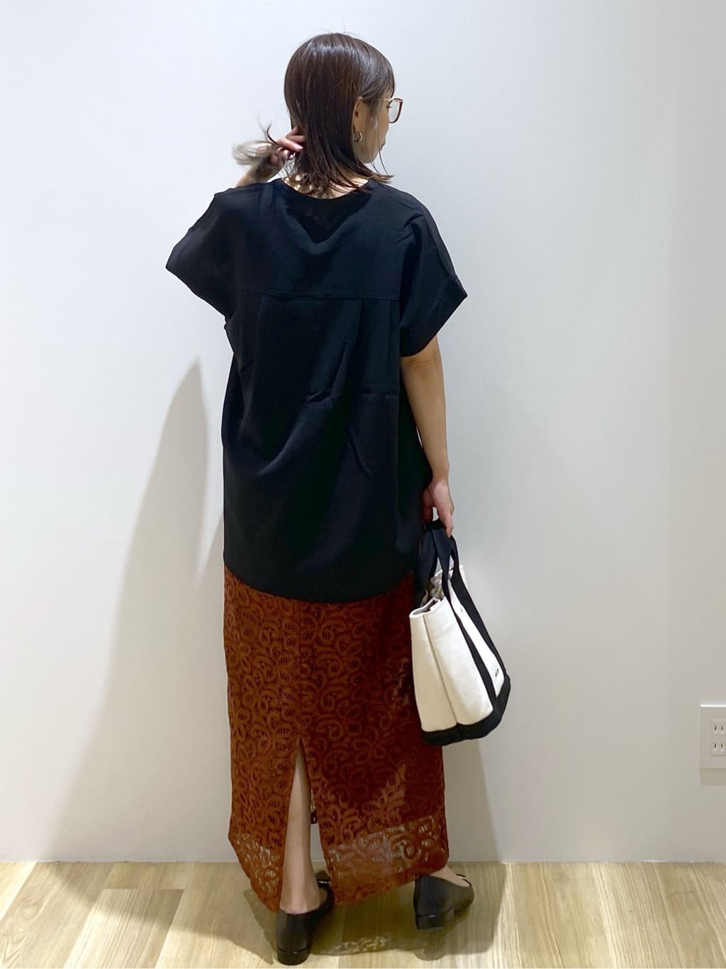 えりさんの「OPAQUE.CLIP｜《7色展開／SS-LLサイズ》ストレッチスキッパーブラウス／セットアップ対応【洗濯機洗い可／防シワ】」を使ったコーディネート