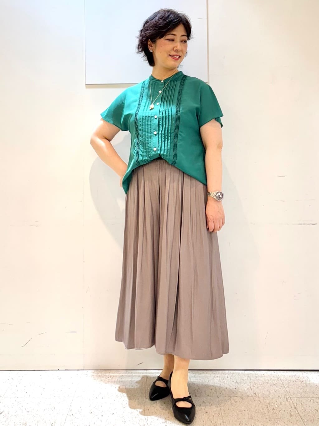 ヤスコさんの「Reflect｜【ウエストゴム仕様／長く着られる◎】スカーチョパンツ」を使ったコーディネート