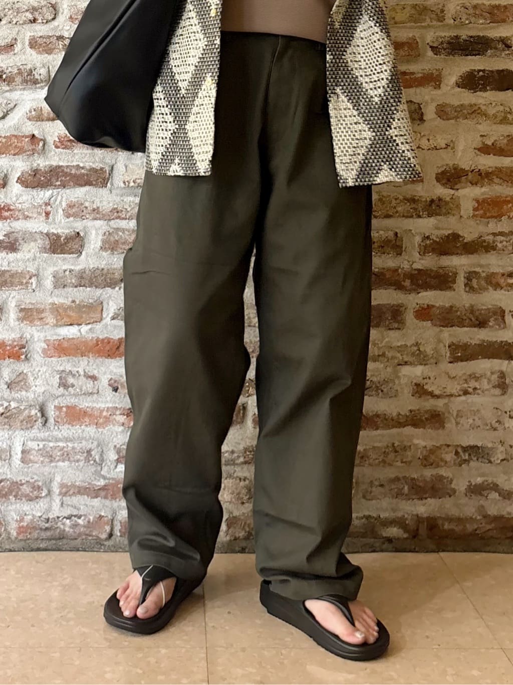 しばさんの「THE SHOP TK｜【6色展開】さらさらフレンチニット【毛玉になりにくい/洗濯機OK】」を使ったコーディネート