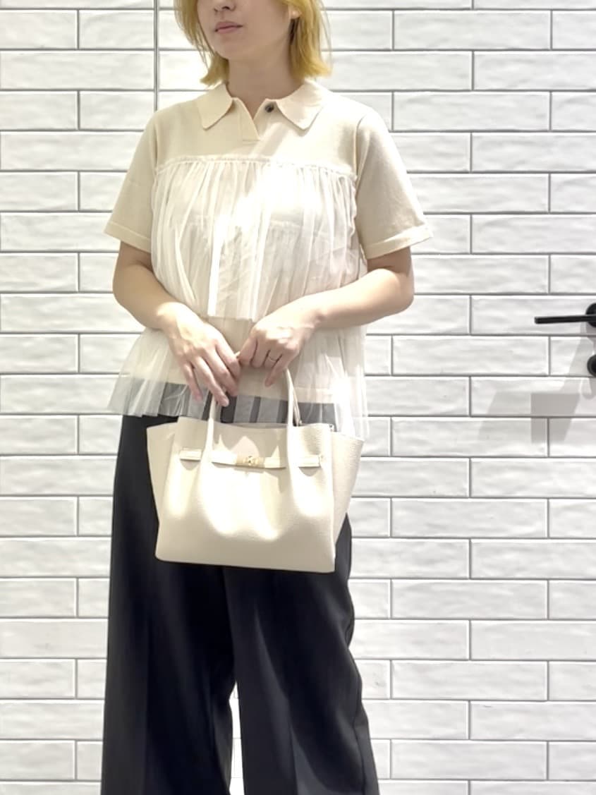 しおりさんの「OPAQUE.CLIP｜ウエストサテン使いイージーワイドパンツ【洗濯機洗い可】」を使ったコーディネート