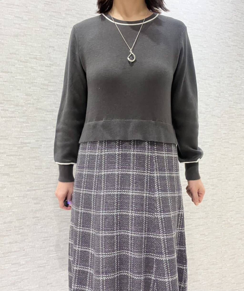 marikoさんの「Reflect｜【コートインでもすっきり◎】チェック柄ニットドッキングワンピース」を使ったコーディネート