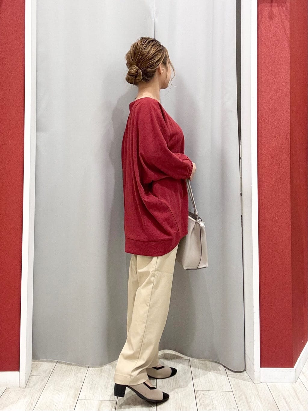 shioさんの「SHOO･LA･RUE｜【洗える/S-LL/美脚シルエット】ハイパーストレッチ テーパードパンツ」を使ったコーディネート