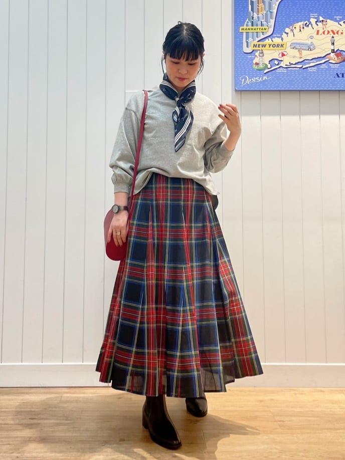 mikaさんの「Dessin｜【360度可愛い・洗える】バックヘンリーカットソー」を使ったコーディネート