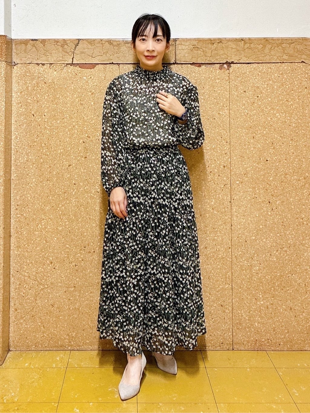 hattoriさんの「INDIVI｜【インナーで活躍／アンサンブル】クルーネック半袖ニット」を使ったコーディネート