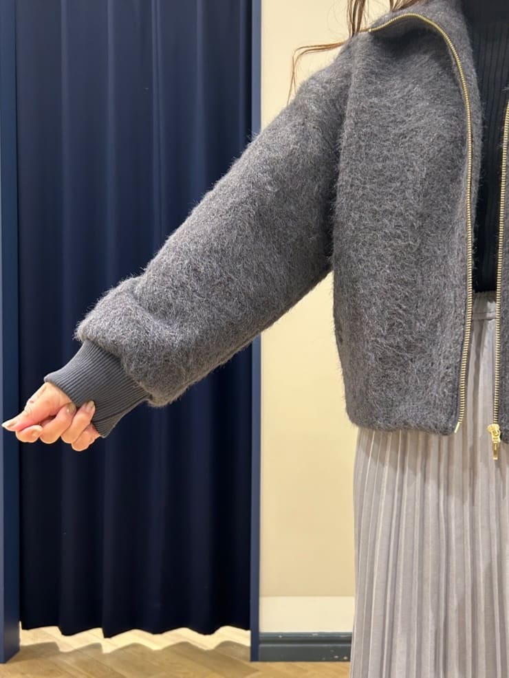 Orikaさんの「grove｜ふんわりと包み込む、リュクスなフェイクファーブルゾン」を使ったコーディネート