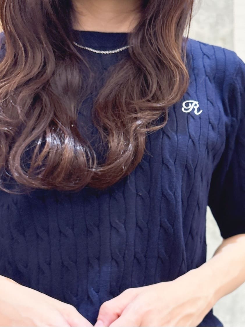 misaさんの「THE SHOP TK｜ワンポイント刺繍ケーブル半袖ニット【洗濯機OK】」を使ったコーディネート