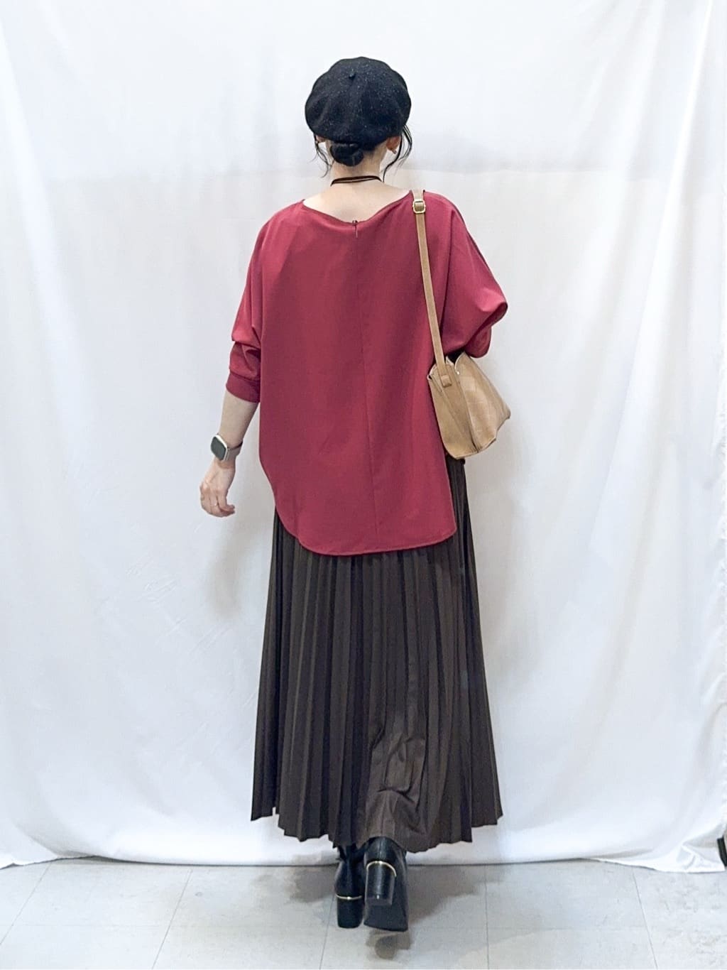 𝐇𝐢𝐫𝐨𝐦𝐢さんの「SHOO･LA･RUE｜【高レビュー/洗濯後しわになりにくい】1枚でサマ見え 8分袖ドルマンブラウス」を使ったコーディネート