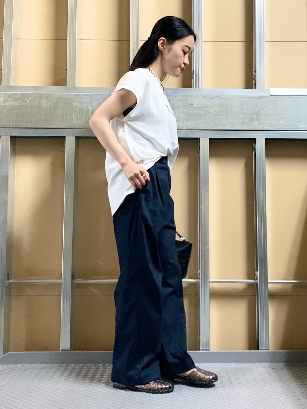 sahoさんの「THE SHOP TK｜ラバーグルカサンダル」を使ったコーディネート