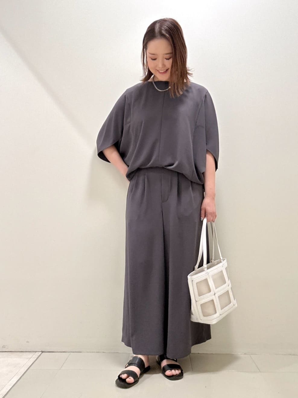 YUIさんの「UNTITLED｜メタリックメッシュトート」を使ったコーディネート