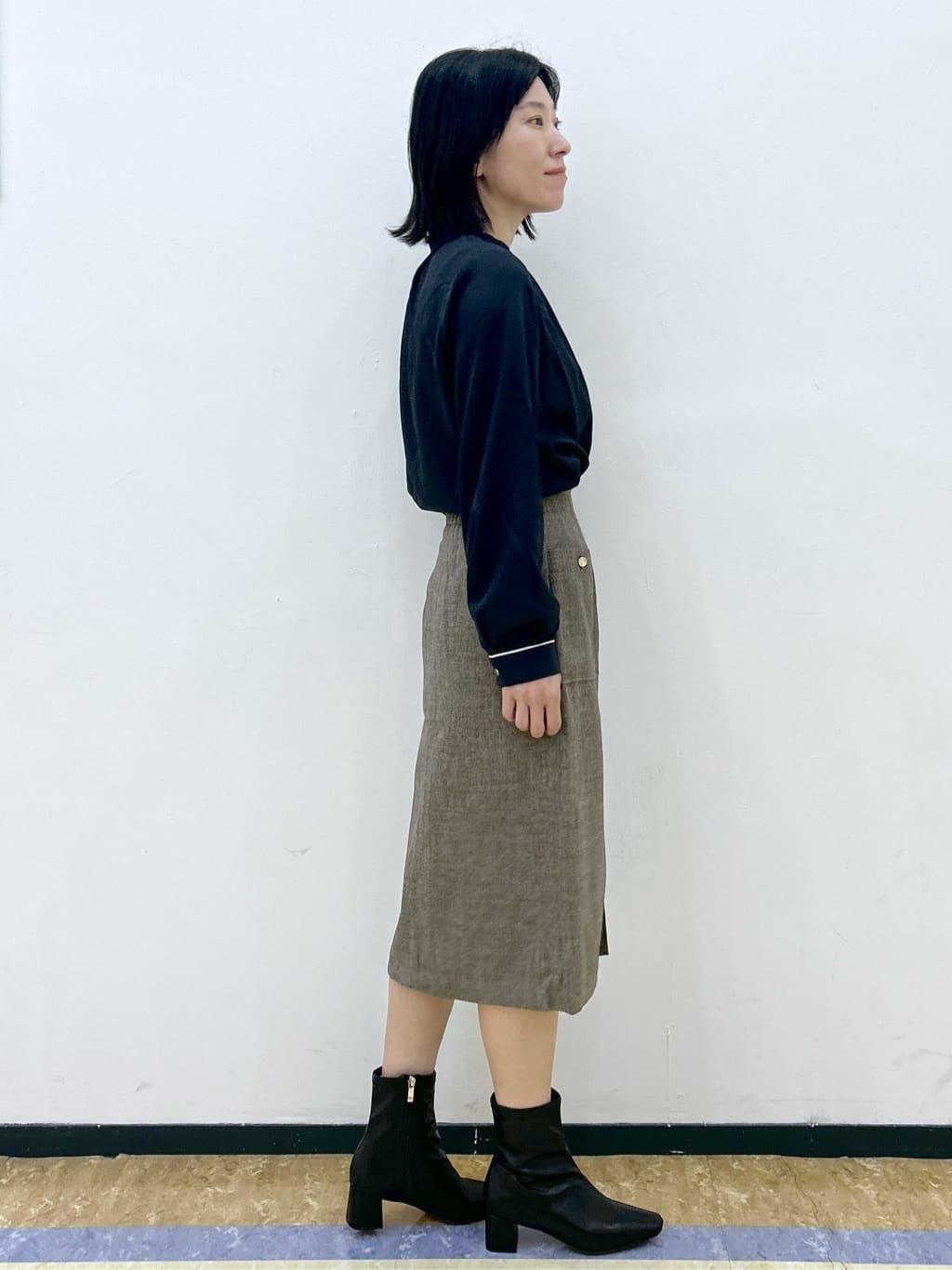 su.さんの「index｜タックデザインバンドカラーブラウス【洗濯機OK】」を使ったコーディネート