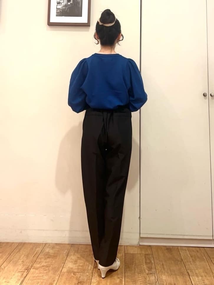 AIRIさんの「SHOO･LA･RUE｜【高レビュー/SS-LL/美脚シルエット】すっきりきれい見え テーパードパンツ」を使ったコーディネート